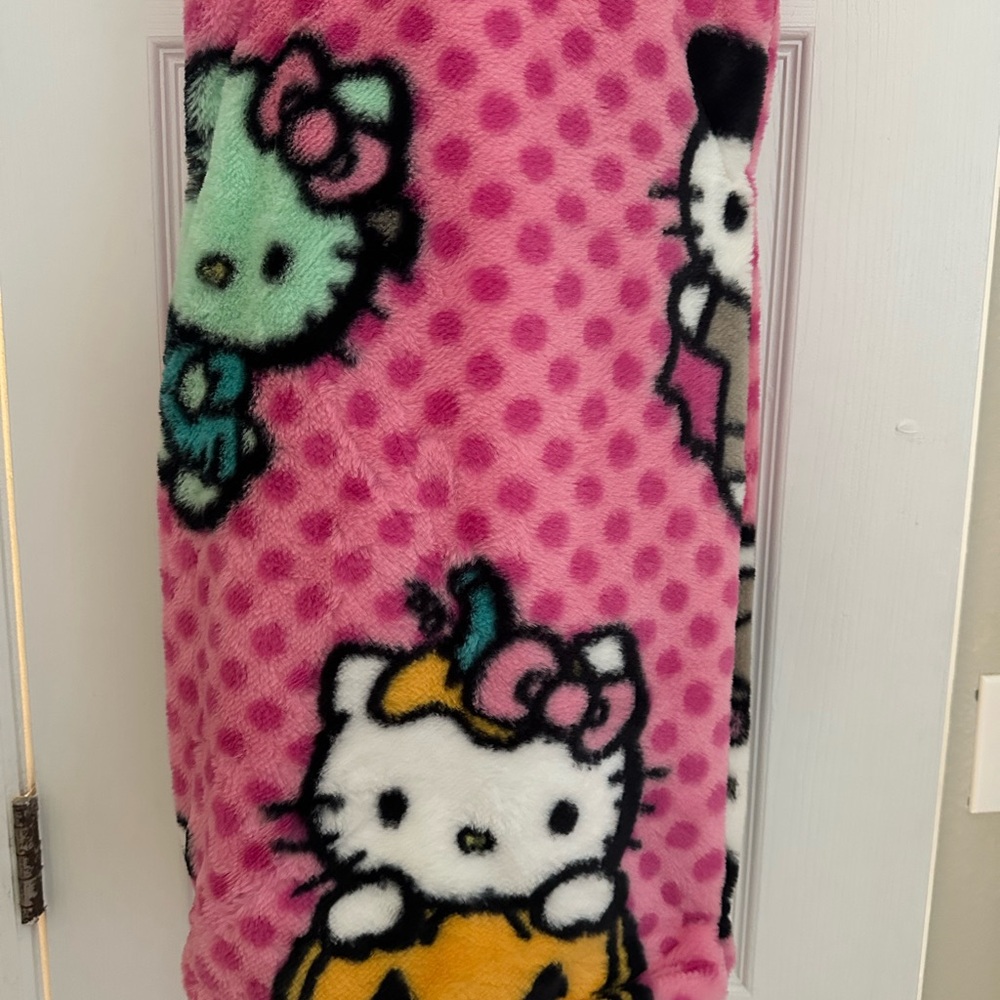 NWT Viral Halloween Hello Kitty Blanket